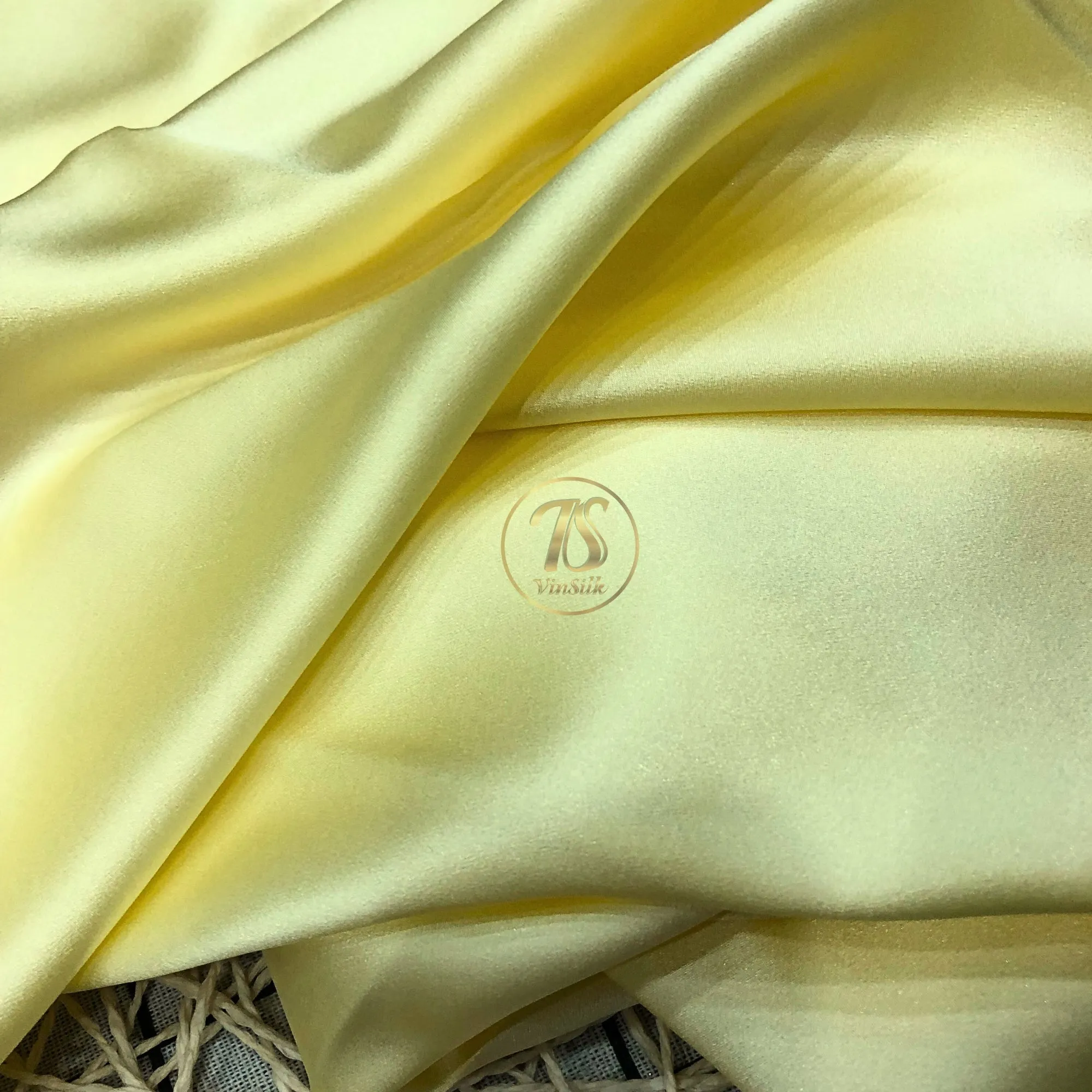 100% PURE MULBERRY SILK fabric by the yard – Satin silk fabric – 19mm - Organic fiber - Wedding dress - Gift for women - Light yellow silk satin