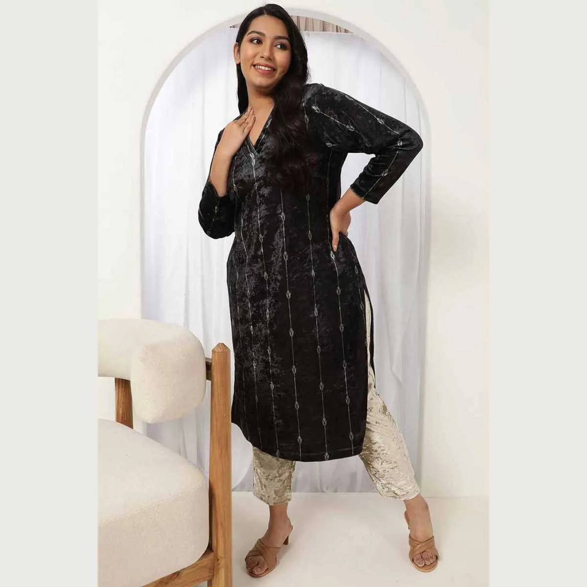 Black Printed Velvet V Neck Kurta