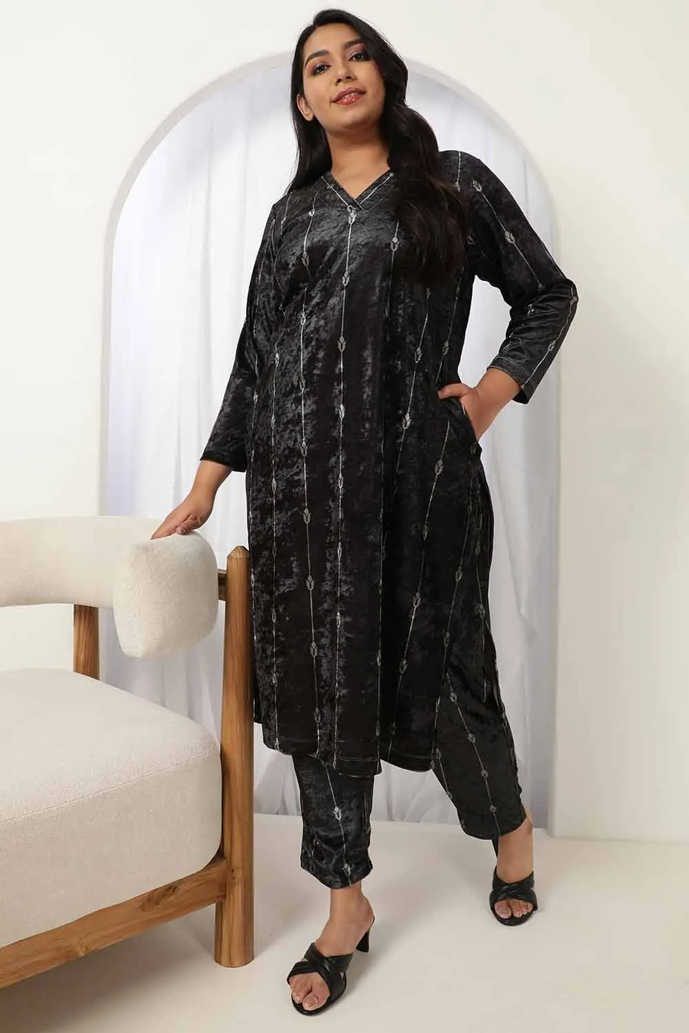 Black Printed Velvet V Neck Kurta