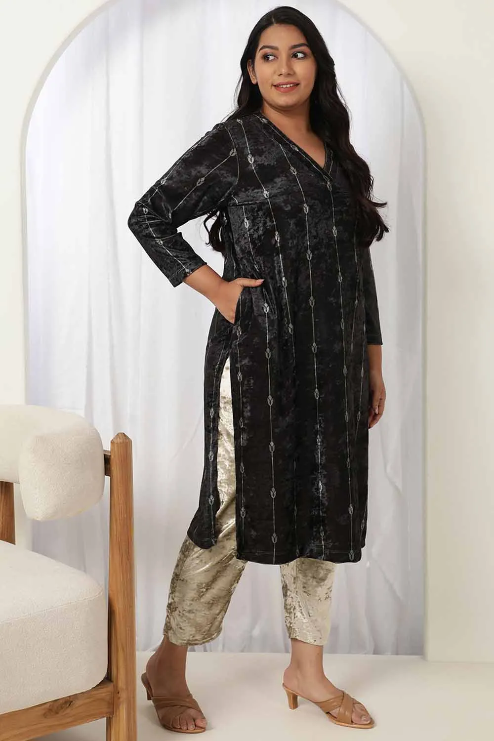 Black Printed Velvet V Neck Kurta