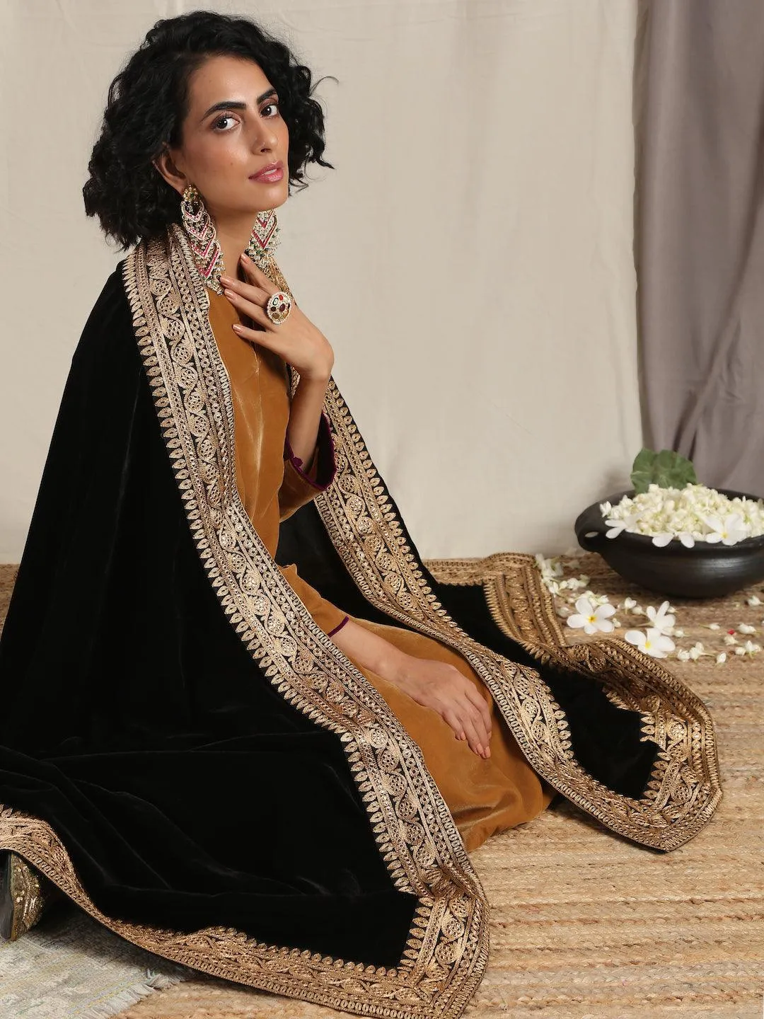 Black Velvet Embroidered Lace Shawl | Relove