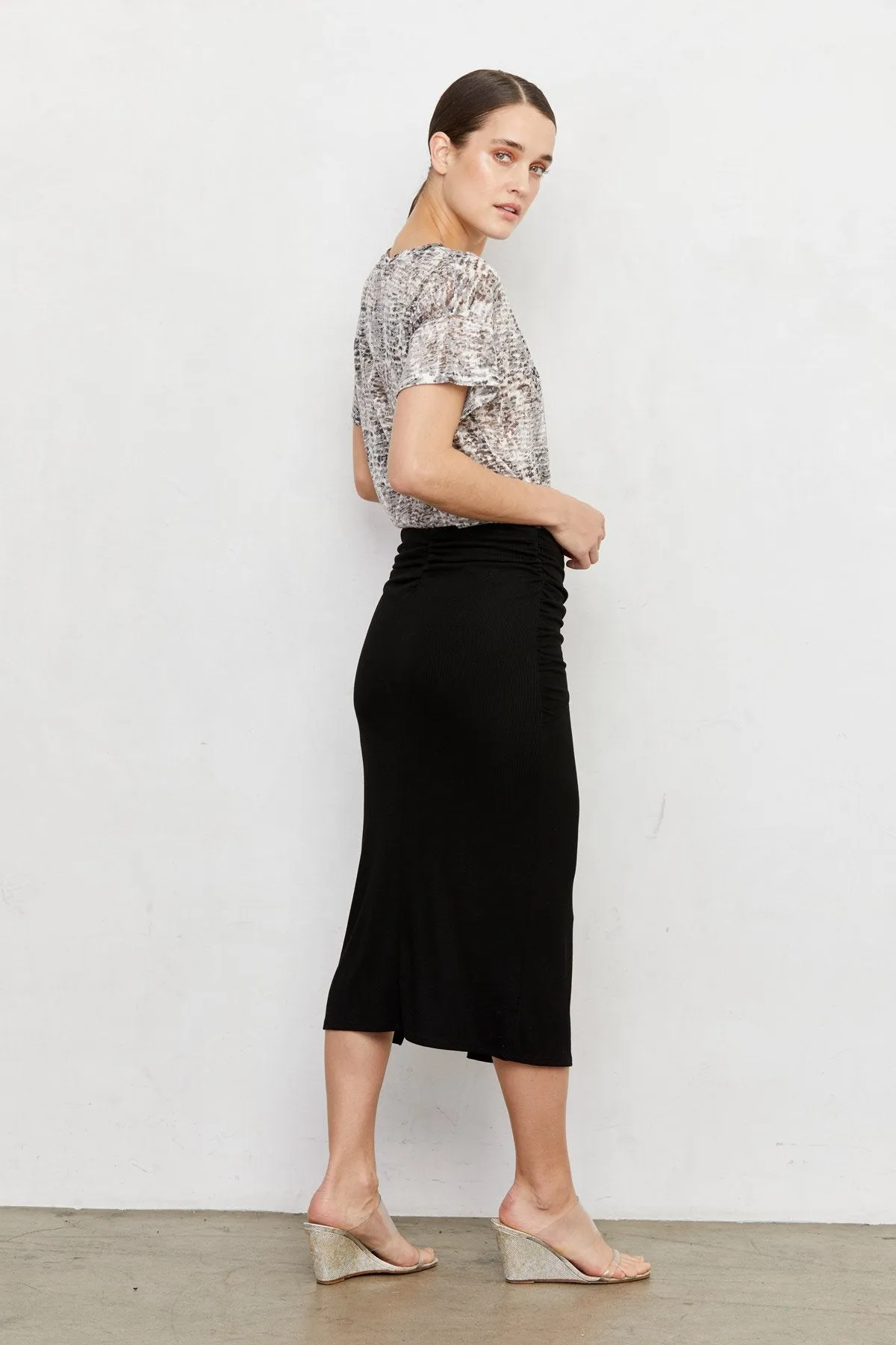 Canto Ribbed Knit Skirt w/ side front slit