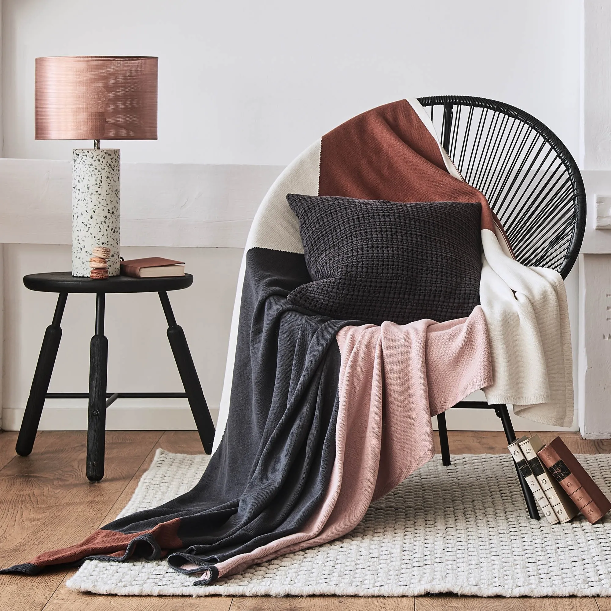 Kabral Cotton Blanket [Light pink/Charcoal/Cognac]