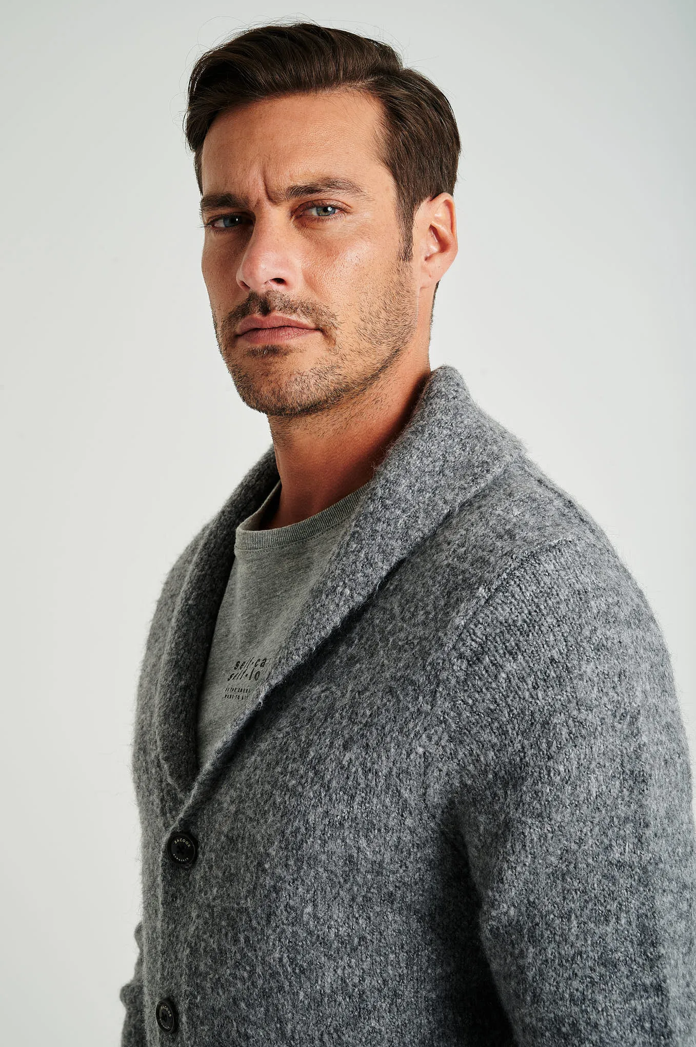 Men's shawl collar cardigan